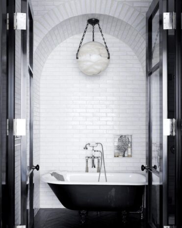 Black & White Small Bathroom Design Ideas