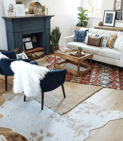 Mulitple mix-match rugs Modern Small Living room ideas