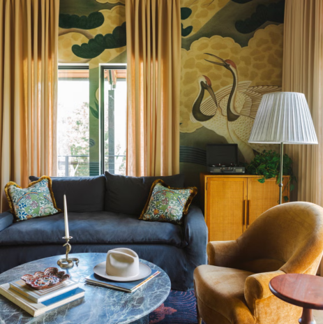 Round-edge furniture for free traffic Modern Small Living room ideas