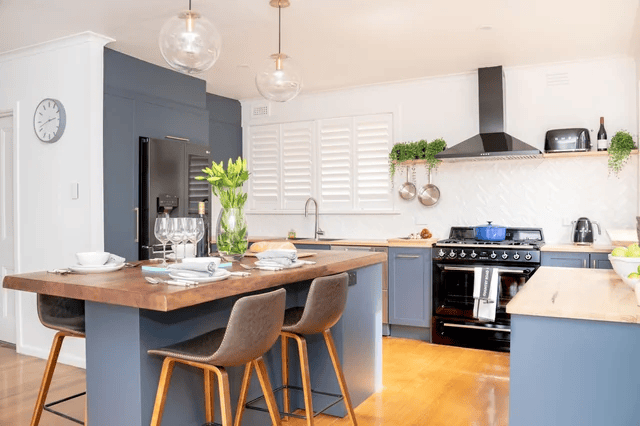 Small but productive kitchen design ideas