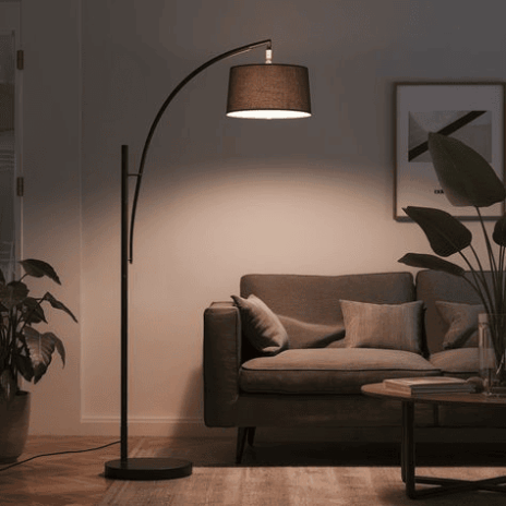 Stylish arc light Modern Small Living room ideas