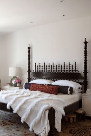 Elegant Bedroom Design with Traditional Elements